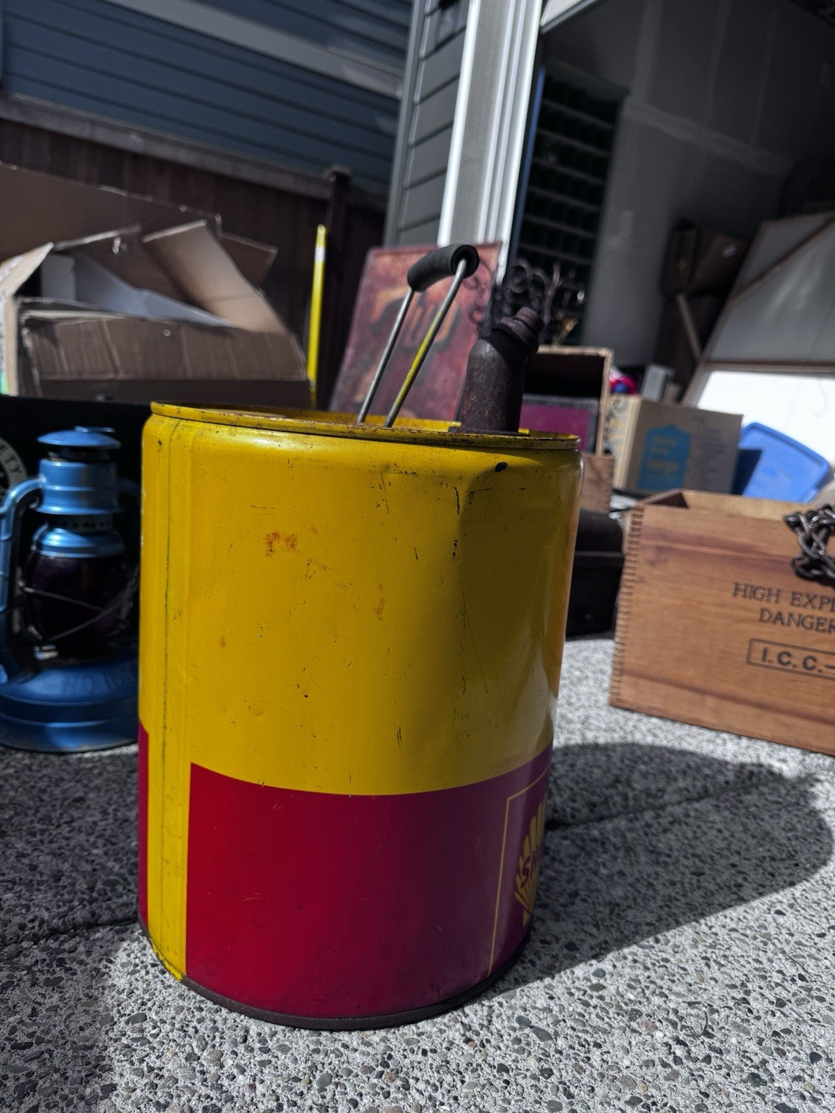 VINTAGE 1964 SHELL OIL 5 GALLON CAN SURFACE WEAR Original Condition