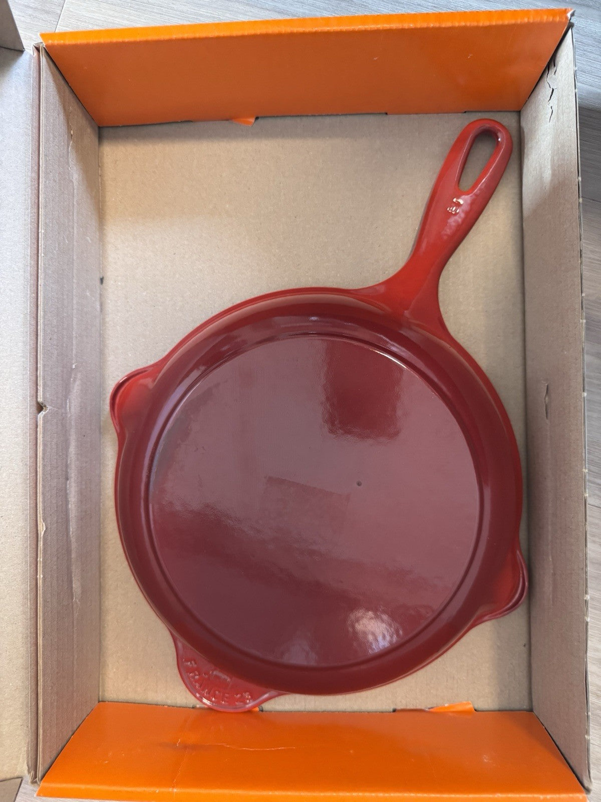 Le Creuset Signature Enamelled Cast Iron 28cm 9in Skillet Frying Pan - Red