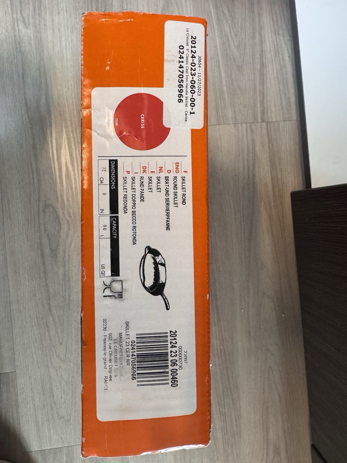 Le Creuset Signature Enamelled Cast Iron 28cm 9in Skillet Frying Pan - Red