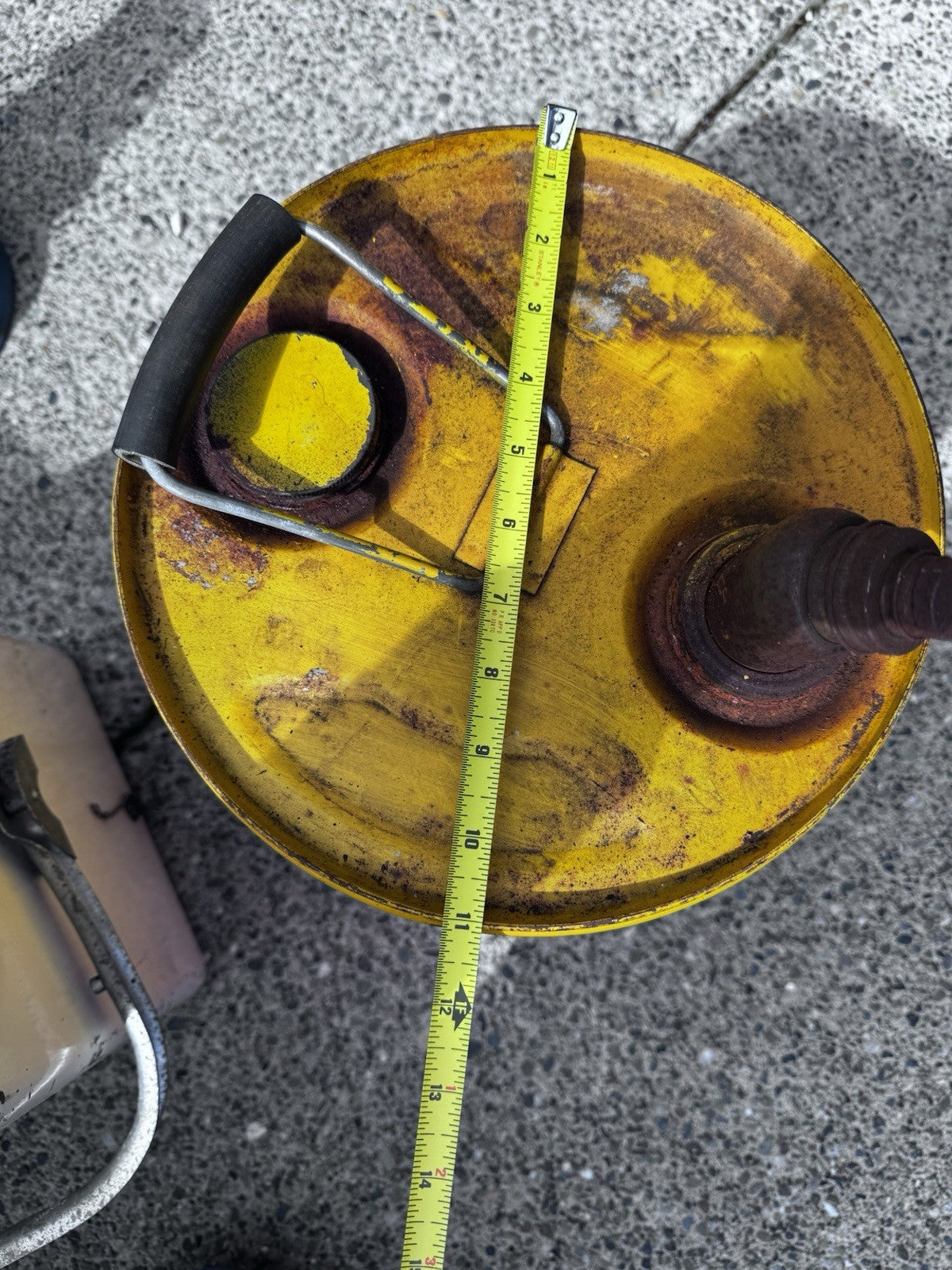 VINTAGE 1964 SHELL OIL 5 GALLON CAN SURFACE WEAR Original Condition